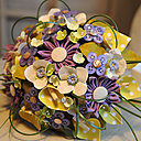 Fleurs plissées, arômes et boutons.