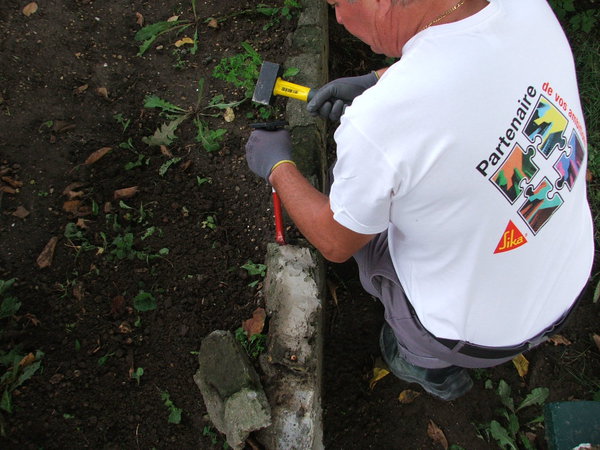 Etape 2 : Ratisser le sol.