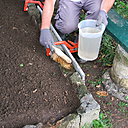 Etape 6 : Humidifier le support avec une balayette. Le support ne doit pas être ruisselant.