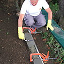 Etape 10 : La finition s’effectue à la langue de chat, ou s’agit de bien lisser le mortier avec le plat de l’outil.