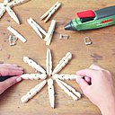 Etape 1 : Démonter et assembler les pinces.