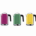 Lignes contemporaines et 7 coloris dynamiques, pour la ligne kMix de Kenwood, qui couvre la préparation culinaire et le petit-déjeuner. Bouilloire d’1 litre kMix, avec niveau d’eau visible, 70 €,  www.kenwood.fr .