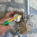 Etape 6 : Réaliser la même opération de dévissage du boitier connexe du mur.