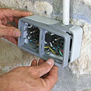 Etape 18 : Positionner le cadre du boitier en le clipsant.