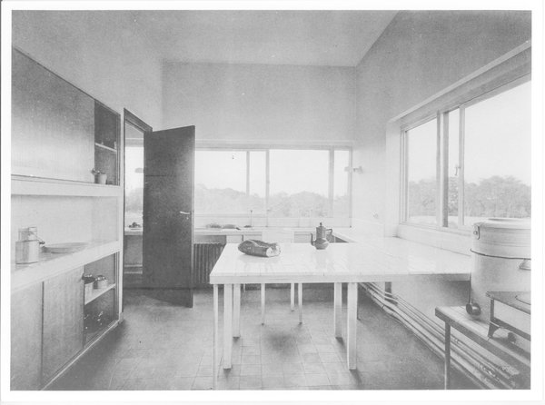 Cuisine de la Villa Savoye à Poissy. Définitivement moderniste.