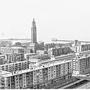 Vue aérienne du Havre, vers l’Eglise Saint-Joseph avec sa flèche qui culmine à 200 mètres de hauteur.