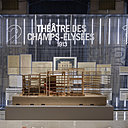 Œuvre décisive dans l’histoire du béton armé, le théâtre des Champs-Elysées présente une solution structurelle innovante. « Auguste Perret, Huit Chefs d’œuvre !/? – Architectures du béton armé » Théâtre des Champs-Elysées (1913).