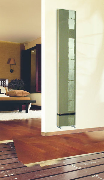 Avec sa plaque chauffante vernie en acier brossé, imprimée de feuilles d’argent, Orme est un radiateur très élégant, issu de la collection Brem’Art chez Brem, et dessiné par le designer italien Steven Cavagna.