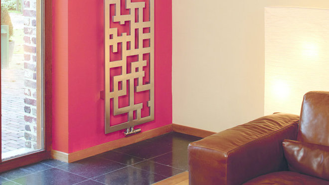 Crossroads, dessiné Jaga et Oreca Design Team, est un radiateur hydraulique mural, disponible en acier inoxydable et en acier laqué. Original et élégant à la fois, il devient un véritable élément de décoration mural.