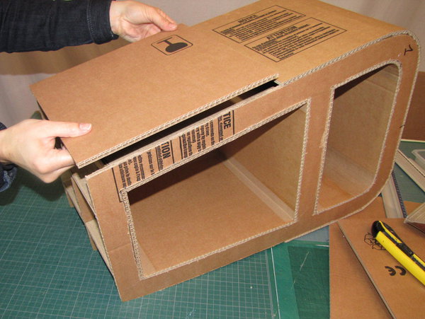 Etape 18. Si vous n’avez pas de bande de carton assez longue, vous pouvez utiliser plusieurs morceaux de carton.