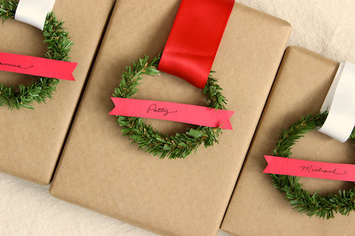 Personnalisez ses paquets de Noël.