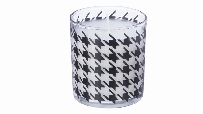 Décor pied de poule pour les bougies parfumées chez Point à la Ligne.