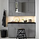 Façon atelier d'antan avec les façades Bobbyn gris. Metod. Ikea.