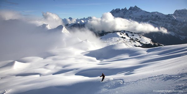 Le col de Vorlaz qui domine la station de Champéry.