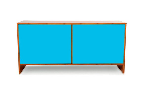 Les portes de ce buffet en bambou massif certifié FSC sont laquées et vernies. Elles existent en blanc, noir, bleu lagon, vert lime et coloris naturel. Meuble fabriqué avec de la colle sans formaldéhyde. Livré assemblé. 685 €. Design Maxime Roumi. Buffet Block. Sengtai.