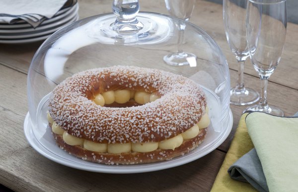 Une jolie fève pour votre collection en forme de blason de la tarte tropézienne pour le chanceux !