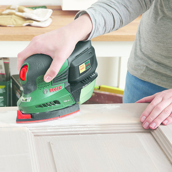 Etape 2 : Poncez l'enduit une fois sec.