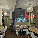 Vue d’ensemble de la salle de restaurant décorée par  le cabinet d’architecture PH2B dirigé par Pierre-Henri Bouchacourt.