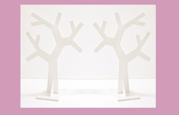 Une fois monté solidement, peignez l'arbre de 2 couches de peinture acrylique.