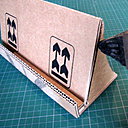 Etape 5 : Collez à la colle chaude, le grand rectangle A, dernière pièce de votre support.