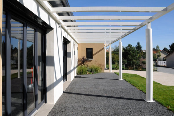 Les espaces extérieurs se  projettent vers l’extérieur, tout en préservant l’intimité de ses occupants.