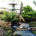 La fontaine à ablution appelée tsukubaï, sert à préparer l'esprit du visiteur à la cérémonie de thé. Elle appelle au calme, à l'harmonie et à la paix de l'esprit.