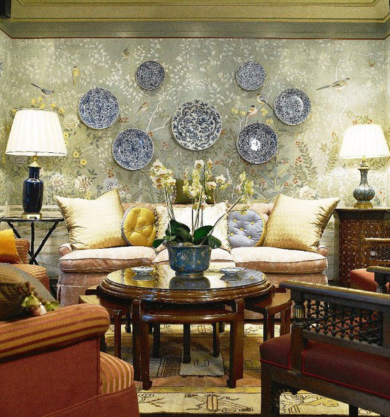 Un style orientaliste sur la Route de la Soie, une rencontre Orient-Occident évoquant les trésors des deux mondes. Une véritable invitation à la détente.