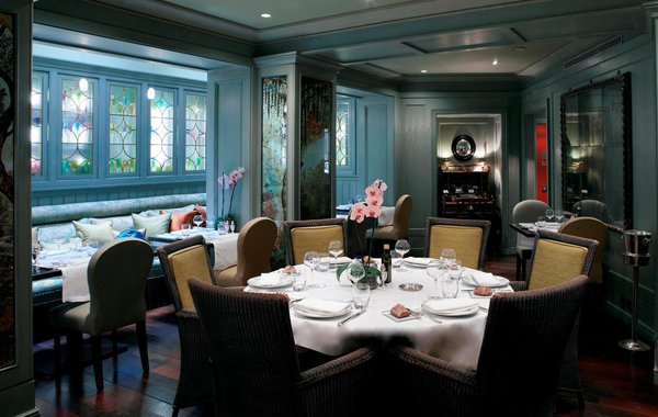 Le Restaurant du Daniel s’est affirmé en toute discrétion auprès d’une clientèle de gourmets qui apprécie son élégance sophistiquée, sa quiétude, l’excellence de son service et la haute qualité des mets.