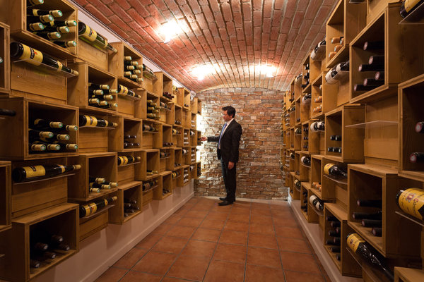 La cave vous permet de voir tous les crus proposés et de choisir votre bouteille !!