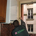 Etape 2 :   Vérification des dimensions de l’ouverture du dormant avec précision, mesurer la hauteur comme la largeur.