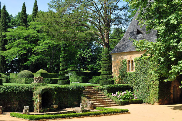 Classés « Jardin Remarquable » et membre de l’association « Les Plus Beaux Jardins de France », les Jardins du Manoir d’Eyrignac n’ont plus à prouver leur splendeur.