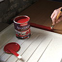 Etape 18 : La touche de pep’s : Rouge Gaspacho sur les plans de travail. Peignez toujours les angles et les arêtes en premier lieu.