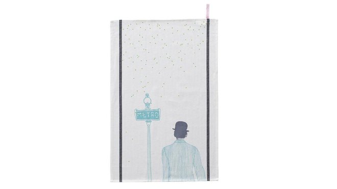 Emblématique de Paris, le métropolitain orne ce torchon. Chapeau. La Cerise sur le Gâteau.