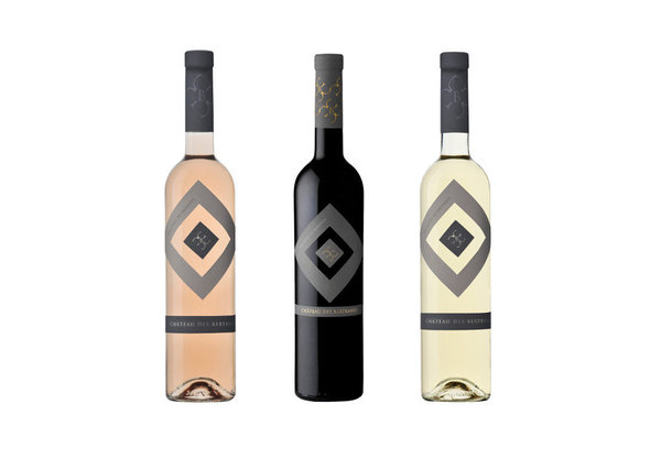 Les vins de gamme Château des Bertrands sont issus d’un vignoble de 84 hectares de vignes proche du littoral.