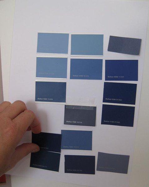 Pour concevoir une belle gamme de bleus, Catherine Filoche joue avec les teintes claires et foncées, l'intensité des bleus, ceux qui tirent vers le violet, le gris ou le vert...