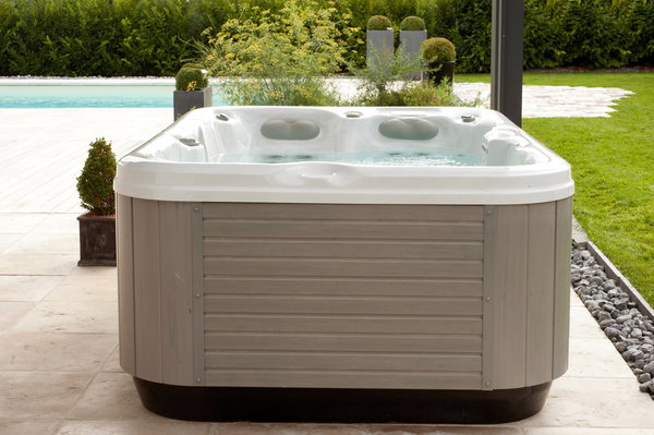 Après d’épuisantes longueurs dans la piscine, laissez-vous bercer par l’effet apaisant du spa.