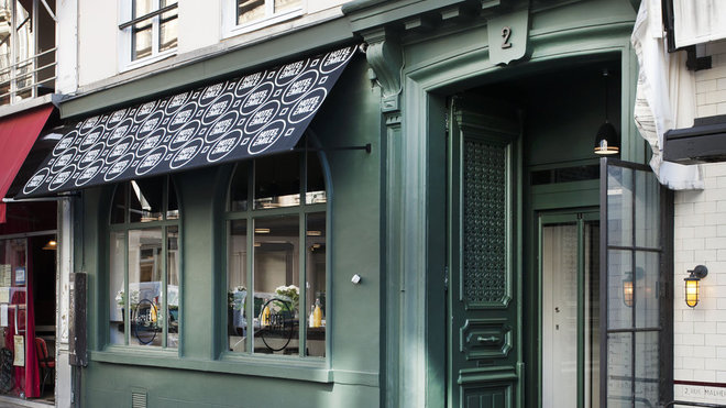 Derrière sa façade traditionnelle, l’Hôtel Emile cache une personnalité très affirmée.