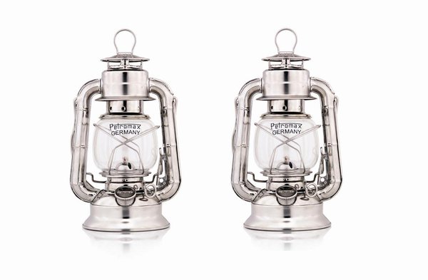 Nautique, pratique et décorative. Lampe à pétrole, en nickel, Petromax, 14,99 €.