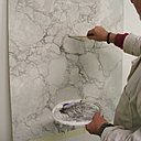 Etape 17 : Retravailler le repiquage des fines veines, à certains endroits, avec une teinte de gris plus soutenue.