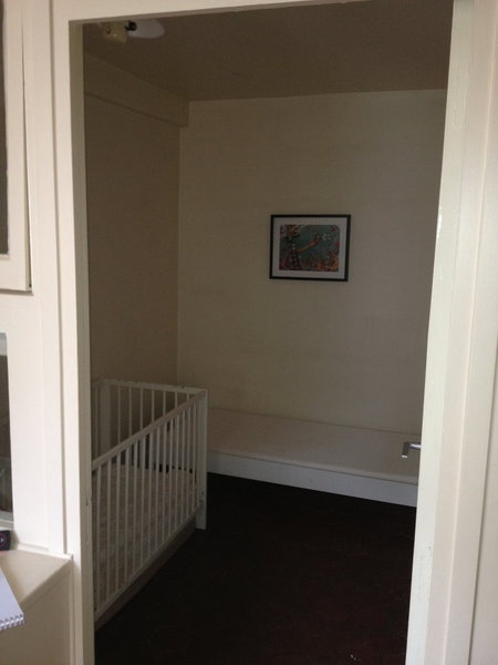 Avant : la seconde chambre d’enfant supprimée lors des travaux pour agrandir la pièce à vivre.