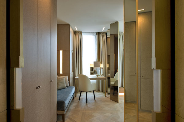 Dans la chambre, confort et intimité sont les maîtres mots de cet hôtel haut de gamme.