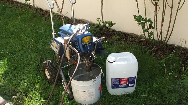 Etape 4 : Utiliser un produit de traitement prêt à l’emploi pour la destruction de mousses, d’algues ainsi que de divers végétaux de type : Promous. Le produit sera pulvérisé à l’aide d’une machine à projeter munie d’un pistolet. Etape 4 : Utiliser un produit de traitement prêt à l’emploi pour la destruction de mousses, d’algues ainsi que de divers végétaux de type : Promous. Le produit sera pulvérisé à l’aide d’une machine à projeter munie d’un pistolet.