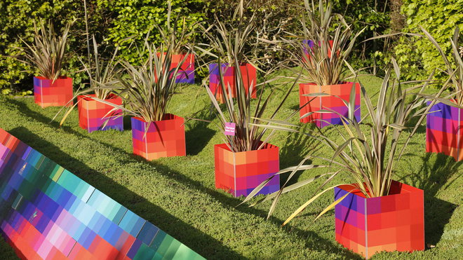 Péchés virtuels, une création française de Annemarie Arbefeuille, photographe plasticien, Gérard Pontet, paysagiste et Pierre Froissac, plasticien volume. Le monde de la virtualité, évoqué ici par les pixels de l’univers numérique, est un des péchés du monde actuel. Péchés virtuels, une création française de Annemarie Arbefeuille, photographe plasticien, Gérard Pontet, paysagiste et Pierre Froissac, plasticien volume. Le monde de la virtualité, évoqué ici par les pixels de l’univers numérique, est un des péchés du monde actuel.