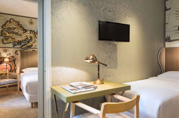 Dans les chambres "Antarctique", le blanc domine. Hôtel du Continent.