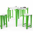 Breveté en  1901, l'originalité du Meccano est le pas constant des trous pour l'assemblage qui se fait au moyen de vis et d'écrous.