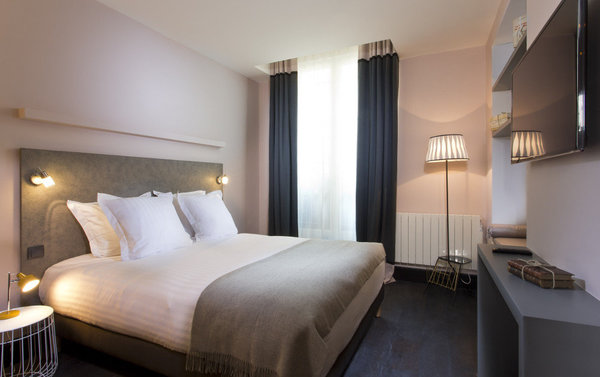 Les tons neutres de la chambre Quiet Wild sont d’une sobriété très reposante.