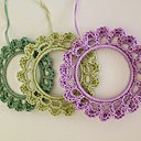 Série de cadres en crochet à partir d’un cercle d’abat jour.