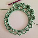 Etape 5 pour réaliser un cadre en crochet à partir d’un cercle d’abat jour.