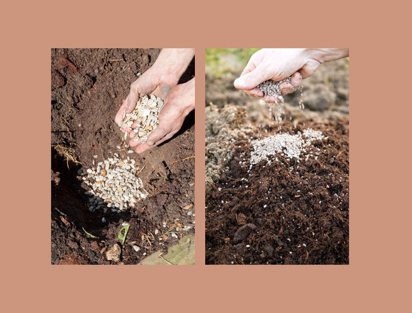 Etape 8 : Cassez le fond du trou avec du gravier. Puis préparez à côté un mélange de 50 % de terre jardinière, 30 % de terreau, et 20 % d’amendement. Ajoutez une couche de ce mélange au fond du trou.