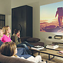 La taille de diagonale est modifiable à volonté selon l’éloignement du mur (de 10 à 44 cm). Ainsi l’image pourra varier entre 127 jusqu’à 254 cm de diagonale.